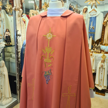 Cargar imagen en el visor de la galería, Coral Pink Chasuble