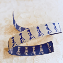 Cargar imagen en el visor de la galería, Face of Our Lady of Fatima Cloth Bracelet (White & Blue)
