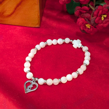 Load image into Gallery viewer, Mother of Pearl Bracelet