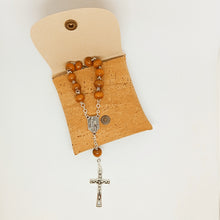 Cargar imagen en el visor de la galería, Wood Decade Rosary with Cork Pouch