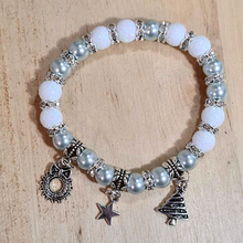 Cargar imagen en el visor de la galería, Christmas Bracelet - Cream and Gray