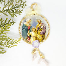 Cargar imagen en el visor de la galería, Christmas Ornament - Holy Family