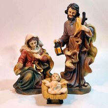 Cargar imagen en el visor de la galería, Classic Nativity Scene - 3 Pieces | 4.13'' | 10.5cm
