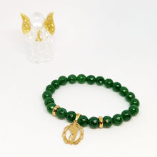 Cargar imagen en el visor de la galería, Natural Green Stone Bracelet with Golden Stainless Steel Medal