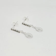 Cargar imagen en el visor de la galería, Pendant and Earrings Set - Miraculous Medal