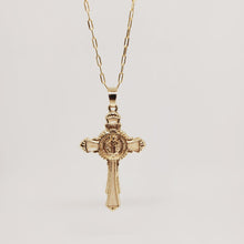 Cargar imagen en el visor de la galería, Saint Benedict Golden Necklace - Gold Bath