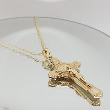 Cargar imagen en el visor de la galería, Saint Benedict Golden Necklace - Gold Bath