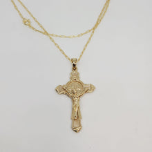 Cargar imagen en el visor de la galería, Saint Benedict Golden Necklace - Gold Bath