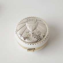 Cargar imagen en el visor de la galería, Silver Plated Pill / Rosary / Wafer Box - Jesus Hominum Salvator