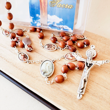 Cargar imagen en el visor de la galería, Stations of the Cross Wood Rosary