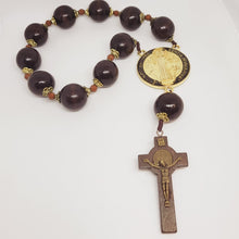 Cargar imagen en el visor de la galería, Wall Decade Rosary - Saint Benedict