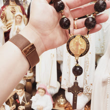 Cargar imagen en el visor de la galería, Wall Decade Rosary - Saint Benedict