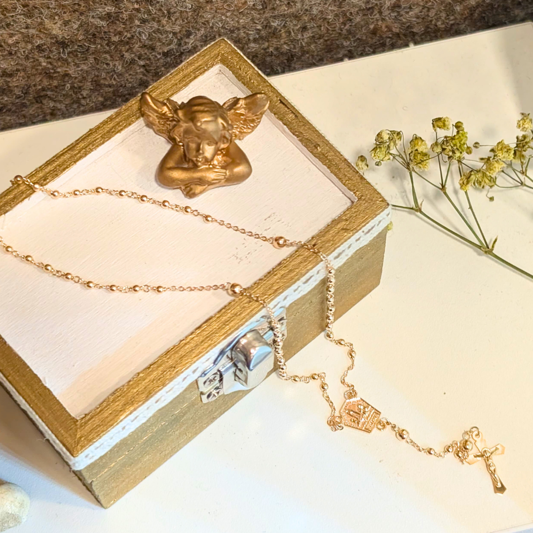 Apparitions Rosary Necklace [9Kt Gold]