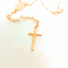 Cargar imagen en el visor de la galería, Apparitions of Fatima Rosary - Cross Box
