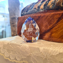 Cargar imagen en el visor de la galería, Crystal Glass with Fatima Apparition [1.57&#39;&#39; | 4cm]
