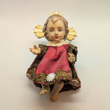 Cargar imagen en el visor de la galería, Dressed Baby Jesus with Pillow [Premium] - 4.72&#39;&#39; | 12cm
