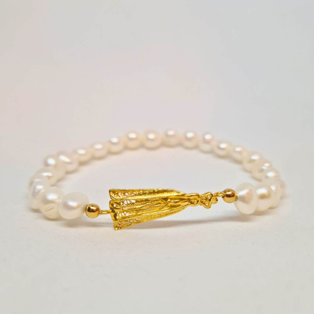 Freshwater Pearl Bracelet with Gold-Plated Sterling Silver Our Lady of Fatima Medal