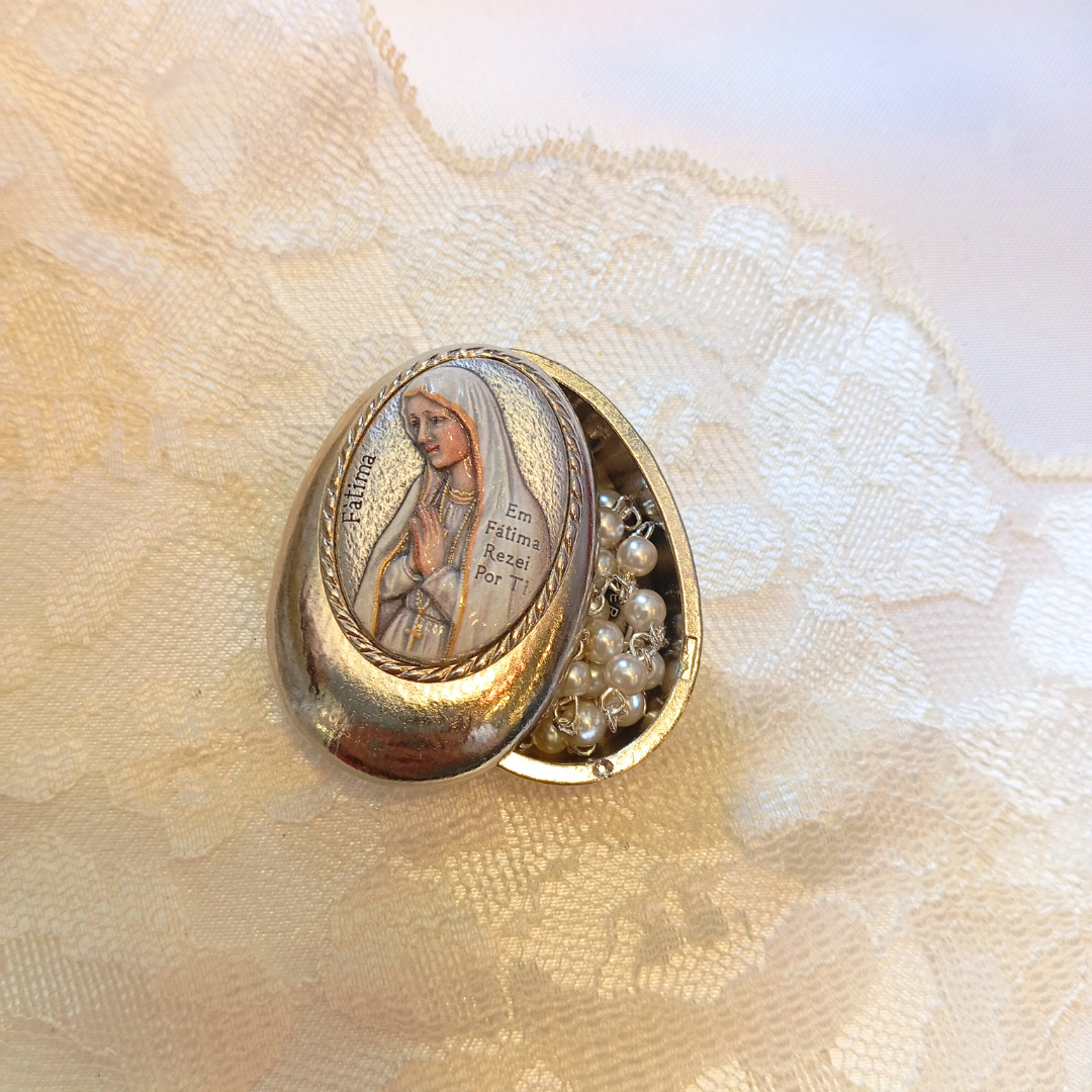 Our Lady of Fatima Pocket Rosary with Colored Metal Box