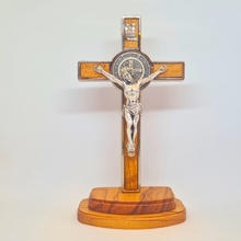 Cargar imagen en el visor de la galería, Saint Benedict Standing Crucifix [5.3&#39;&#39; | 13,5cm]

