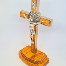 Cargar imagen en el visor de la galería, Saint Benedict Standing Crucifix [5.3&#39;&#39; | 13,5cm]
