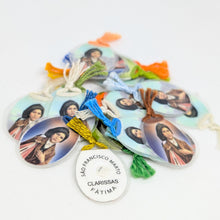 Cargar imagen en el visor de la galería, Saint Francisco Relic – Authentic Cloth from Saint Francisco Marto
