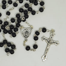 Cargar imagen en el visor de la galería, Light Glass Rosary - Black
