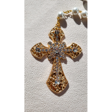 Cargar imagen en el visor de la galería, Pearl Glass Rosary
