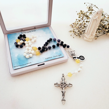 Cargar imagen en el visor de la galería, Pray for Peace - Rosary + Magnet Statue
