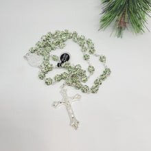 Cargar imagen en el visor de la galería, Premium Silver Medal of Fatima Rosary - Green
