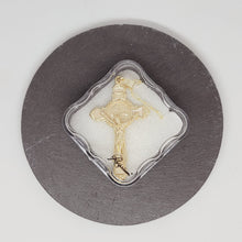 Cargar imagen en el visor de la galería, Saint Benedict Golden Necklace - Gold Bath
