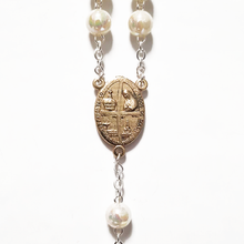 Cargar imagen en el visor de la galería, Tree of Life - Pearl Golden Rosary
