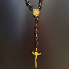 Cargar imagen en el visor de la galería, Wall Rosary - Saint Benedict
