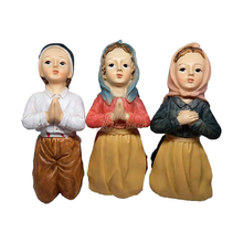 Cargar imagen en el visor de la galería, Oficial Nuestra Señora de Fátima con 3 Pastorcitos rezando
